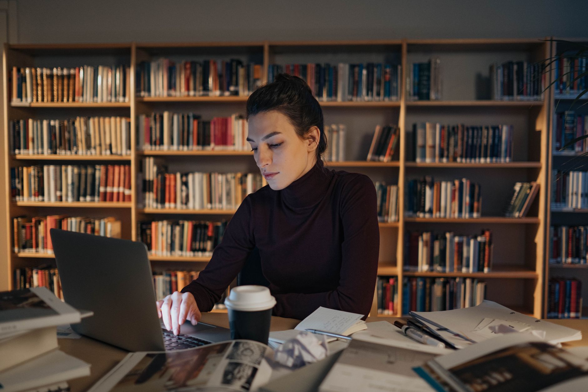 100 packs gratis de prompts de IA para trabajar mejor en 2026